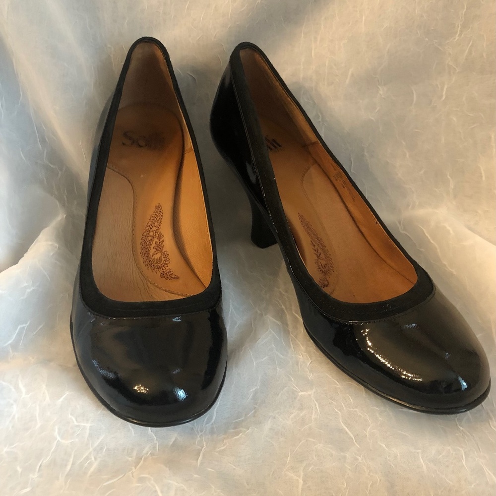 Sofft patent leather pumps, 9.5, 3” heel, round toe, like new! Comfy!